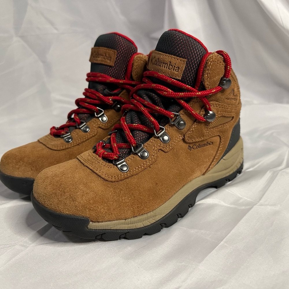 Columbia Brown Hiking Boots with Red Laces